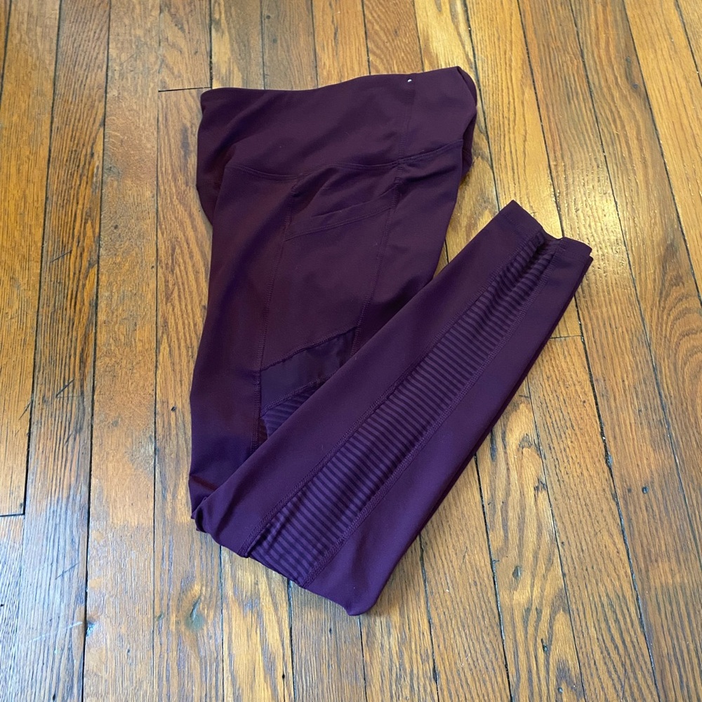 Old navy active purple leggings with pockets - Picture 2 of 5